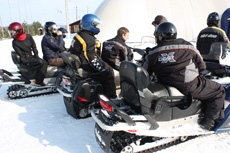 Гонки на снегоходах с компаниями Allied Telesis и Landata