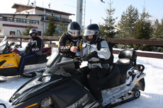 Гонки на снегоходах с компаниями Allied Telesis и Landata