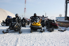 Гонки на снегоходах с компаниями Allied Telesis и Landata